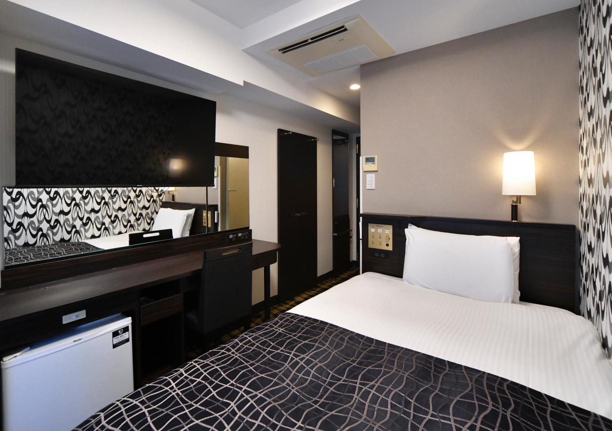 Apa Hotel Shimbashi Onarimon Tokyo Exterior photo