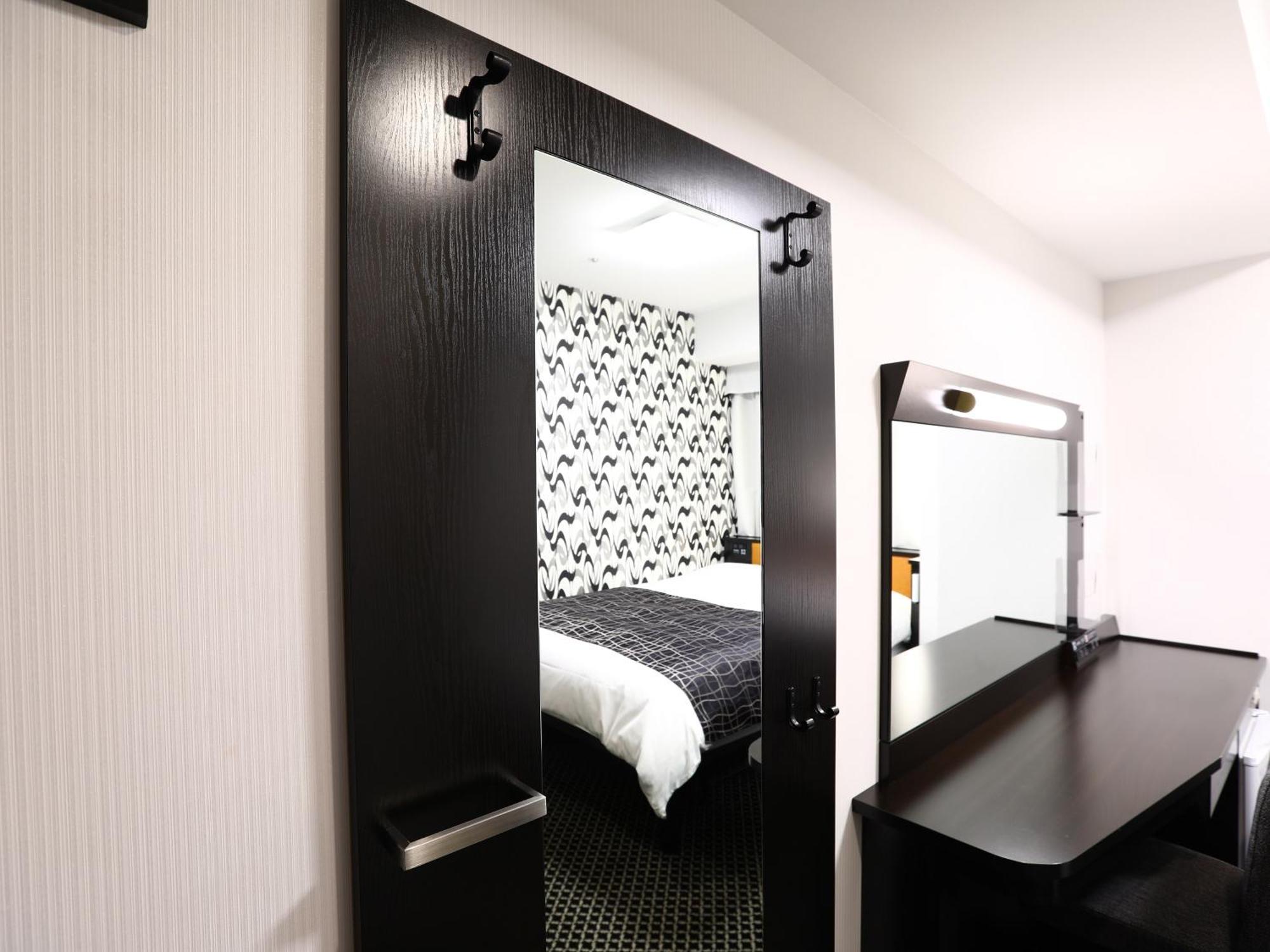 Apa Hotel Shimbashi Onarimon Tokyo Exterior photo